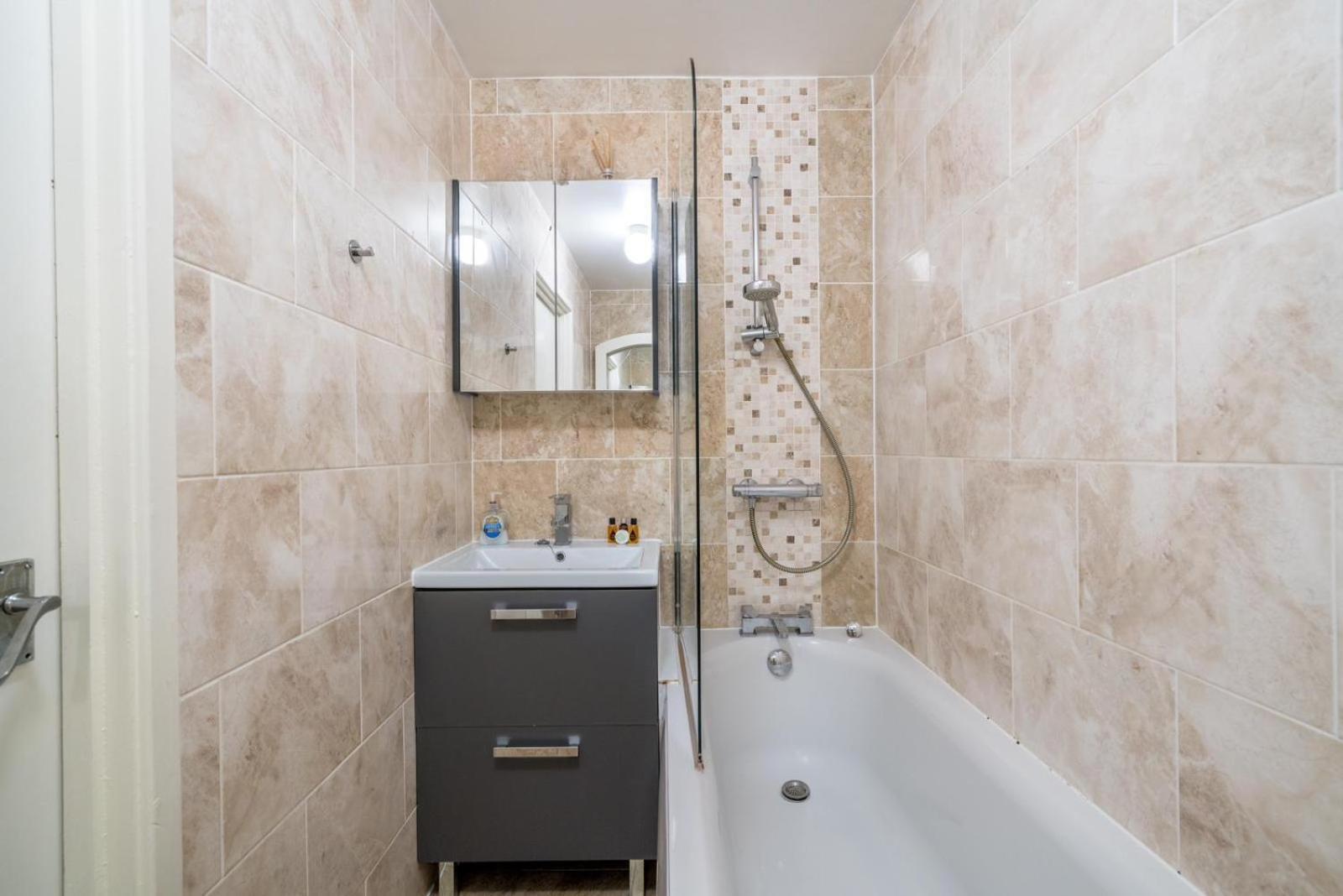 Cozy Apartment In Greater London - 1Br,1 Bath Εξωτερικό φωτογραφία
